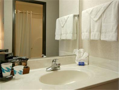 Отель Baymont Inn and Suites Monroe