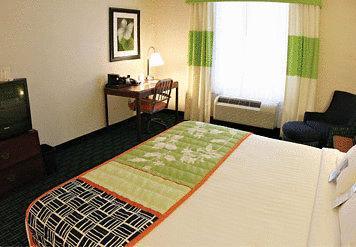 Отель Fairfield Inn & Suites Hilton Head Island Bluffton