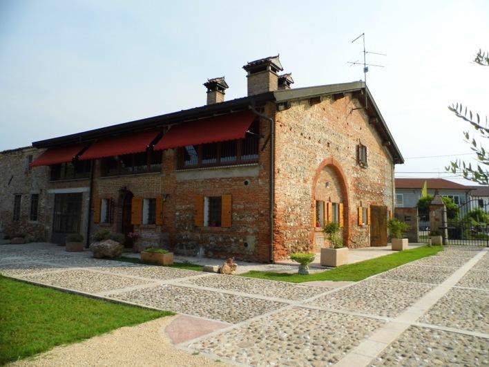 Мини-отель DD Clara Bed And Breakfast