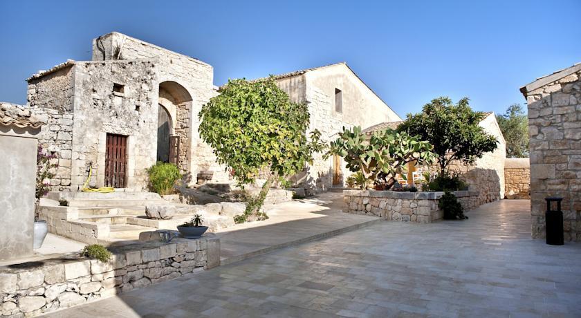 Отель Borgo Alveria