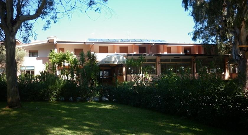 Отель Hotel Villaggio Sirio