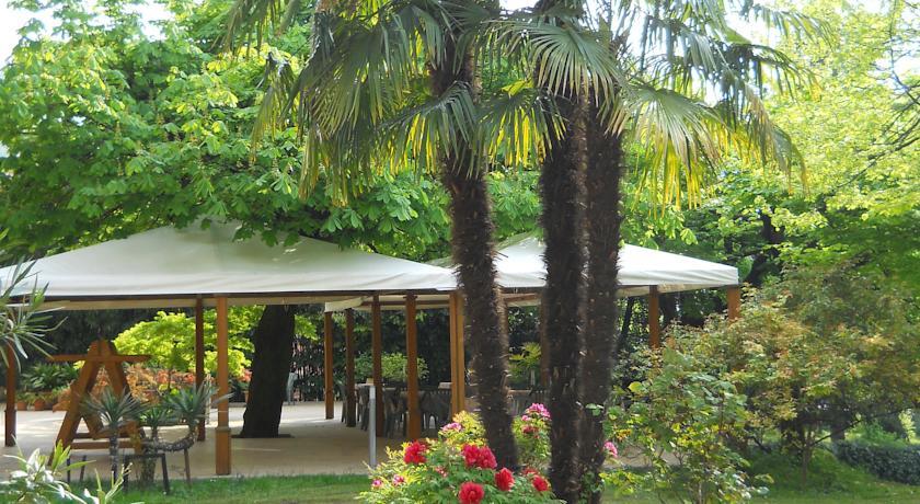 Отель Albergo Ristorante Aquila