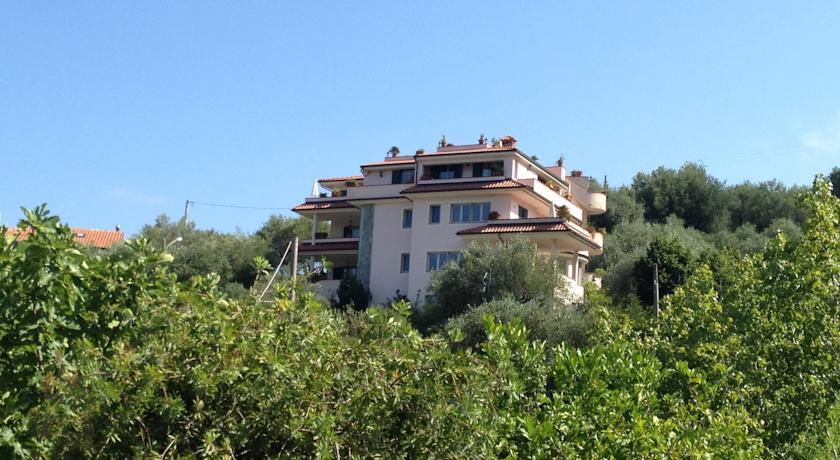 Апартаменты Villa Albarosa
