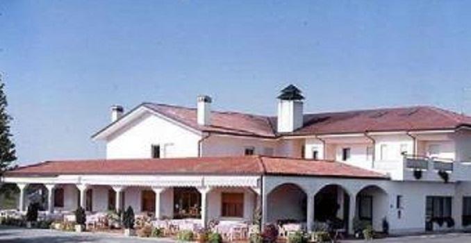 Отель Hotel Cjastinars