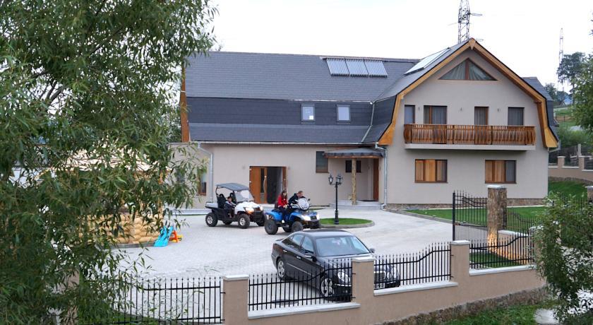 Гостевой дом Pensiunea Casa De Munte