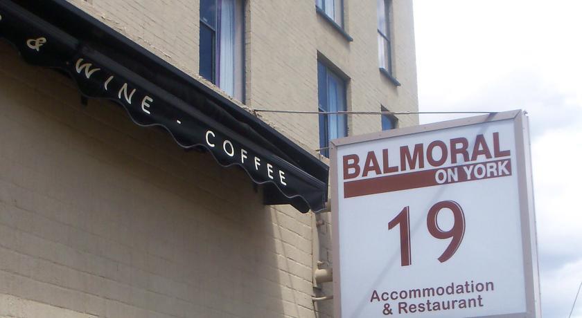 Отель Balmoral On York