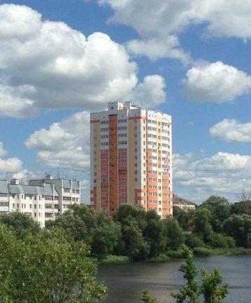 В центре Набережной