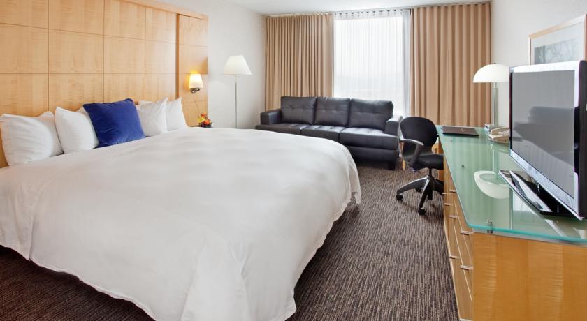Отель Millennium Hotel Cincinnati
