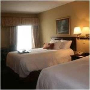 Отель Hampton Inn Madison