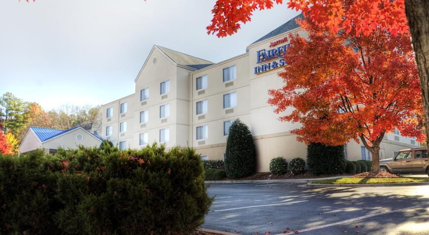 Отель Fairfield Inn & Suites Raleigh Crabtree Valley