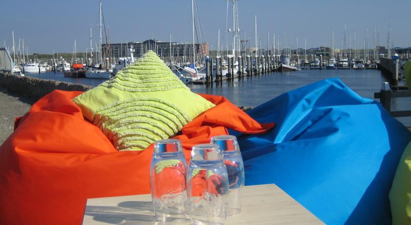 Отель Holiday Inn IJmuiden Seaport Beach