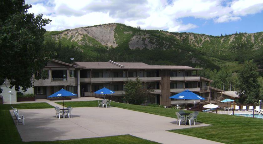 Отель Pokolodi Lodge