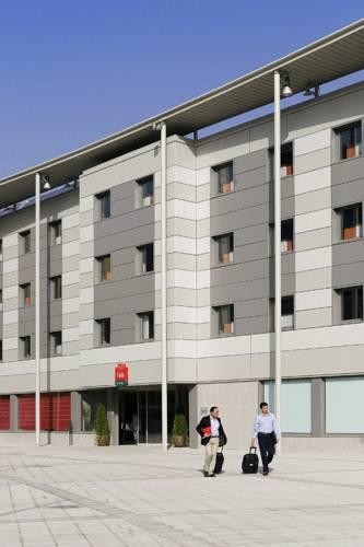 Отель Hotel Ibis Madrid Alcobendas