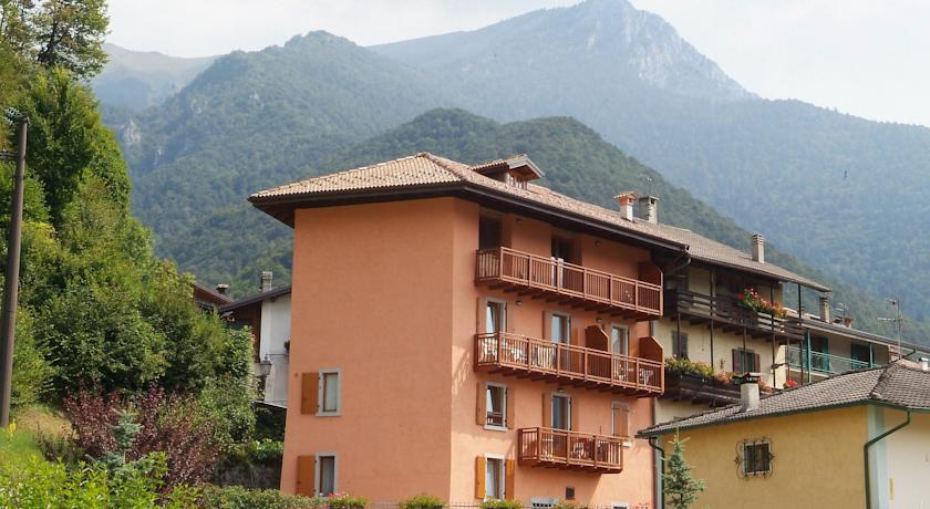 Апартаменты Apartment Mezzolago 4