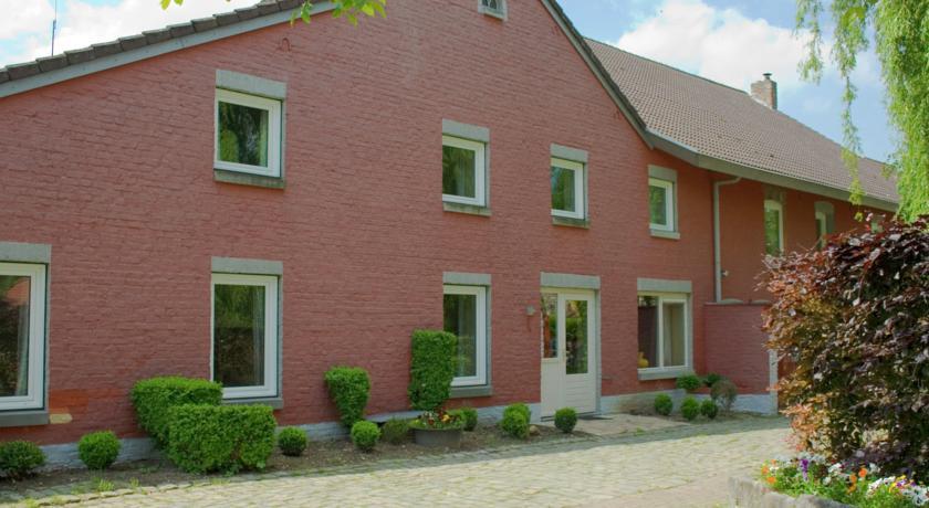 Апартаменты Holiday home Bungalowpark Landsrade4