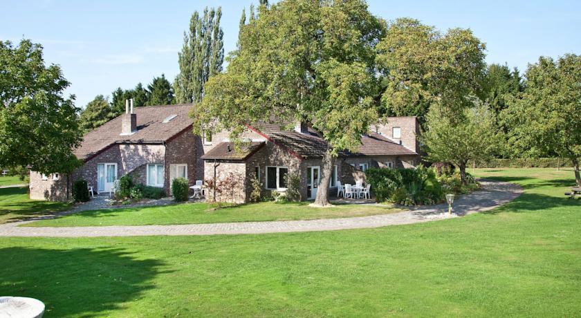 Апартаменты Holiday home Bungalowpark Landsrade Gulpen