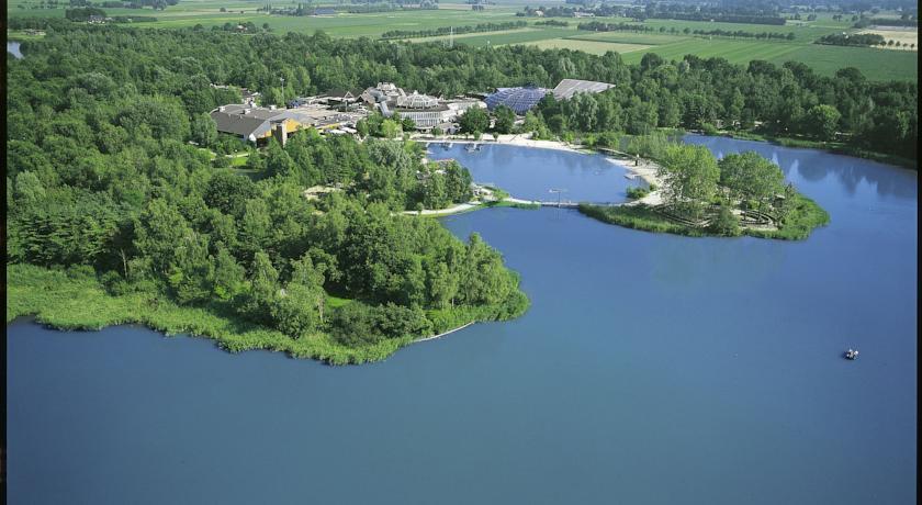 Апартаменты Holiday home Center Parcs De HuttenheugteI