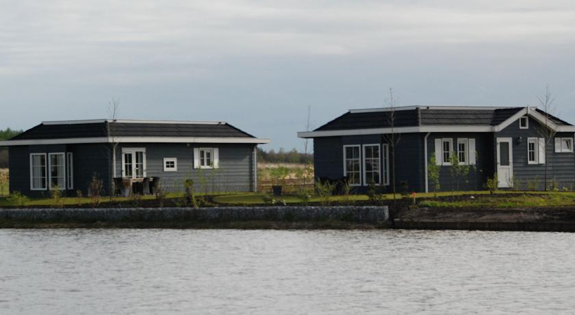 Апартаменты Holiday home Landgoed de HuynenI