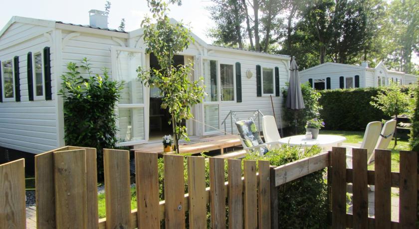 Отель Chalet Recreatiepark de Friese Wadden1