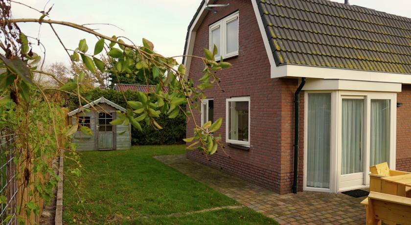 Holiday home Bungalowpark t Lappennest
