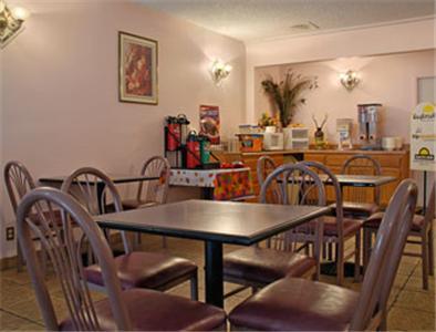 Отель Days Inn Santa Fe