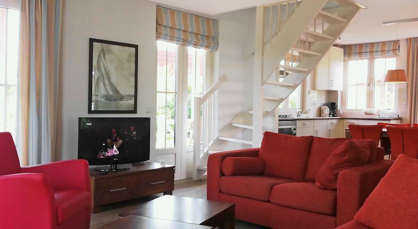 Вилла Bungalowparck Tulp & Zee 14