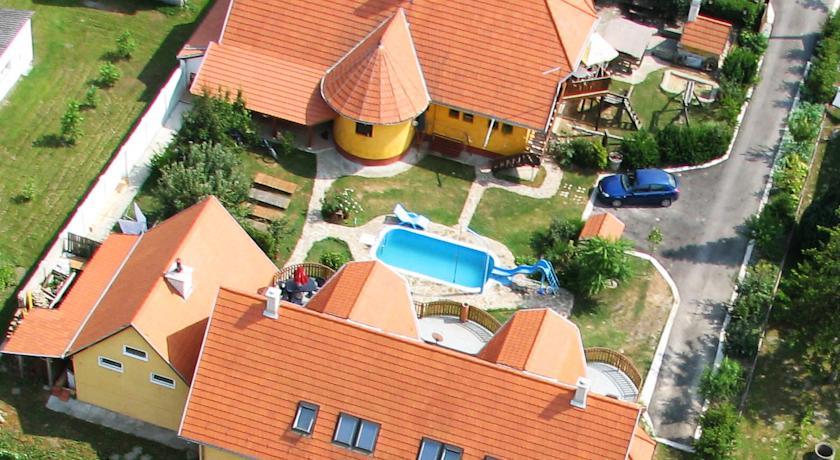 Апартаменты Holiday home Balatonkeresztúr 1