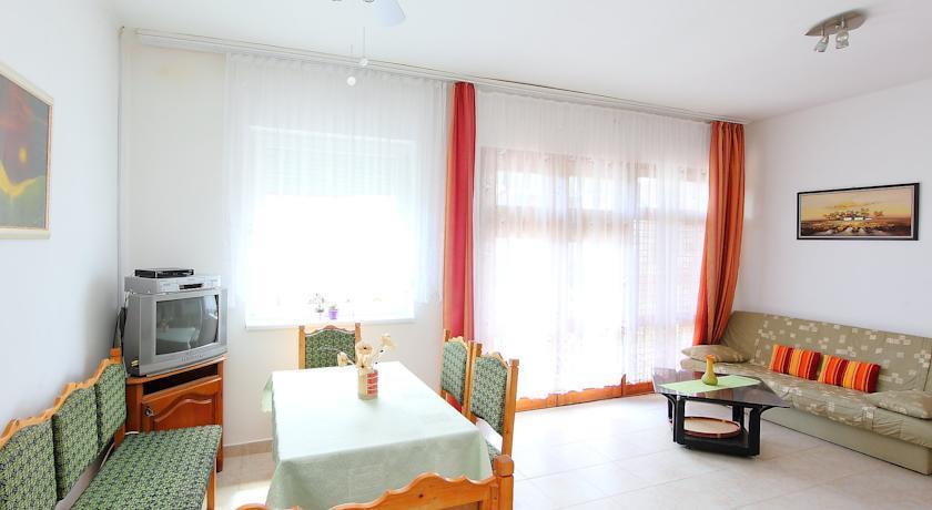 Villa Balatonmáriafürdő 4