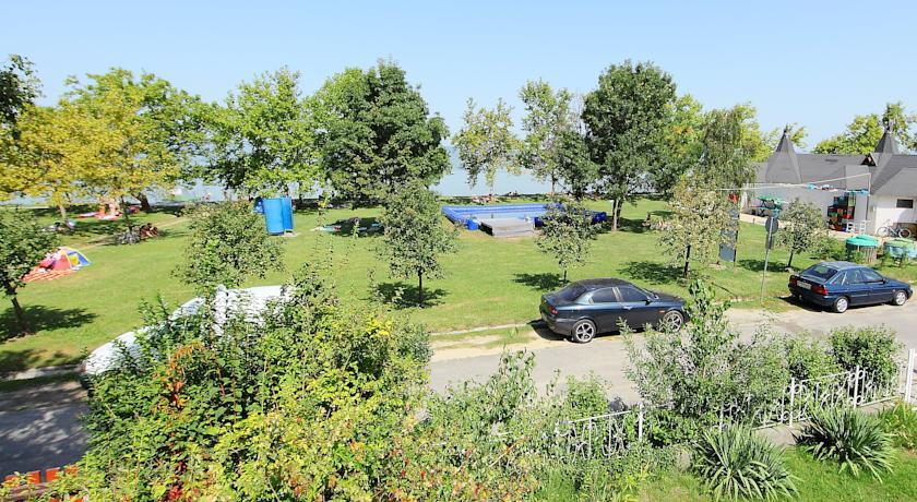 Апартаменты Holiday home Balatonfenyves