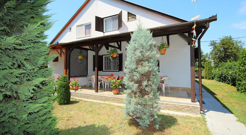 Апартаменты Holiday home Balatonboglár 4