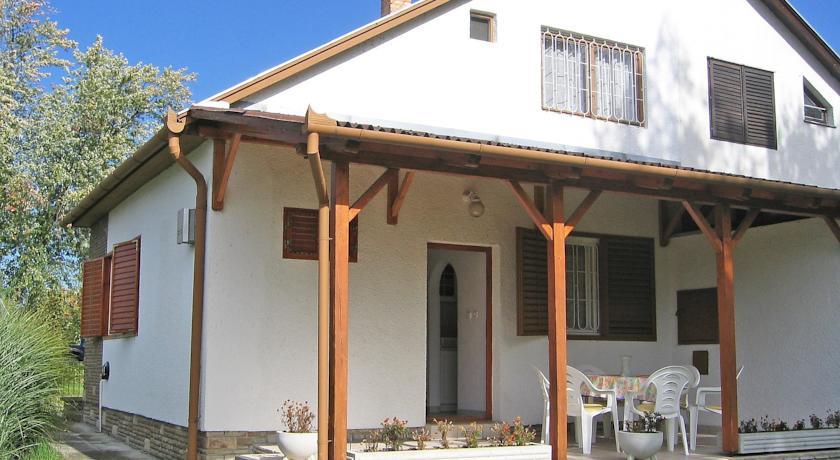 Апартаменты Holiday home Balatonboglár 3