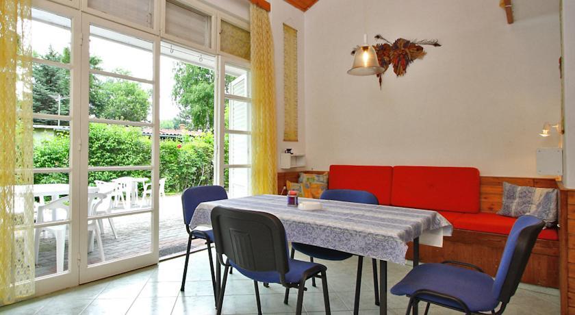 Апартаменты Holiday home Balatonszárszó 2