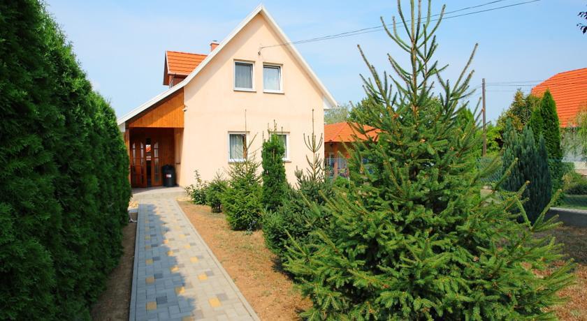 Вилла Villa Zamárdi 1