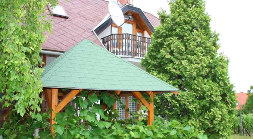 Вилла Villa Balatonalmádi 1