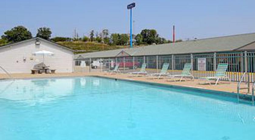 Отель Travelodge Parkersburg