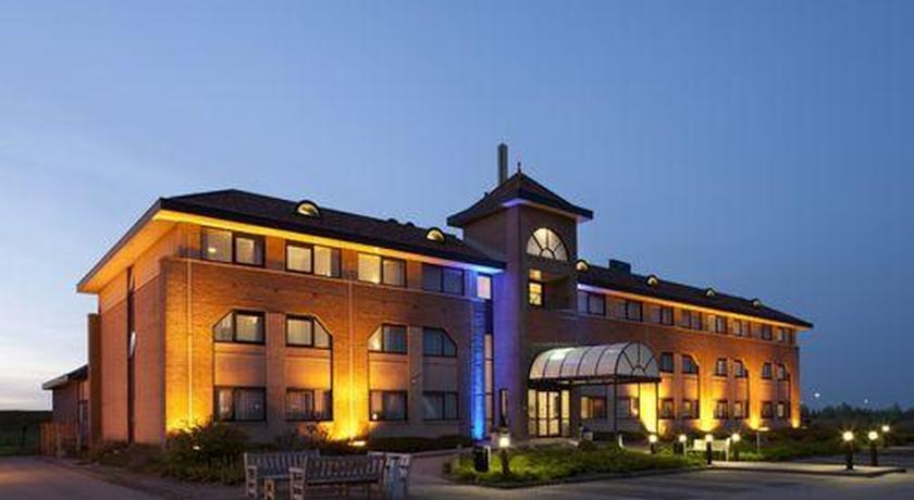 Отель Holiday Inn Express Moerdijk