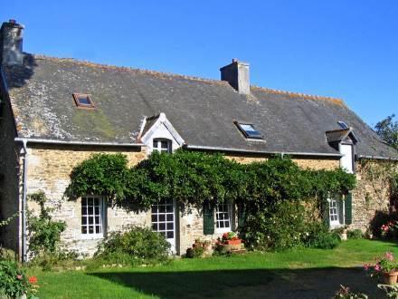 Апартаменты Holiday Home La Colombiere St Donan