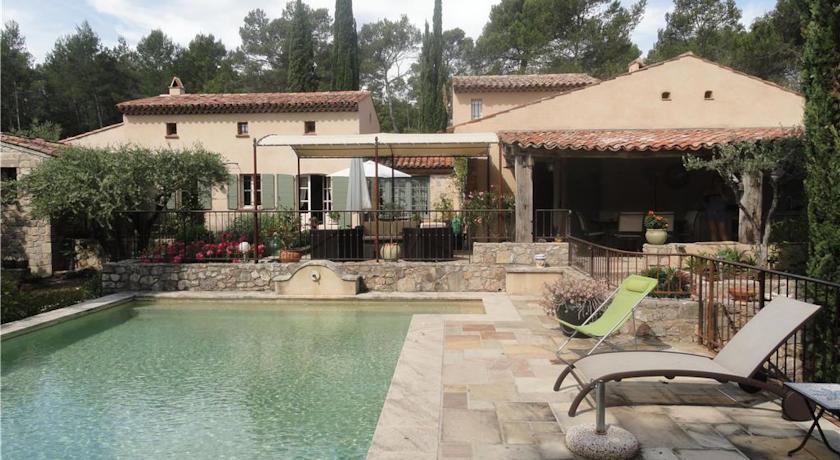Апартаменты Holiday Home Le Mas Fontaine