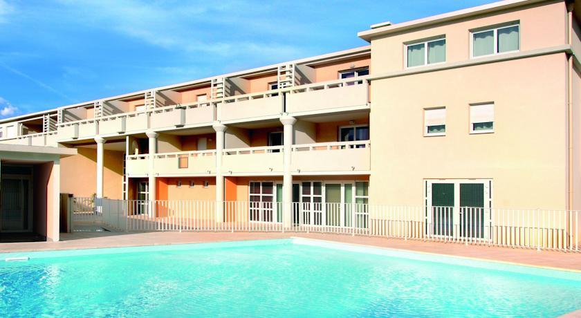 Апартаменты Apartment Park&Suites Six Fours Les Plages I