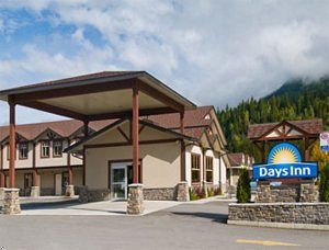Отель Days Inn And Suites Revelstoke