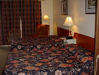 Отель Chipican Motel