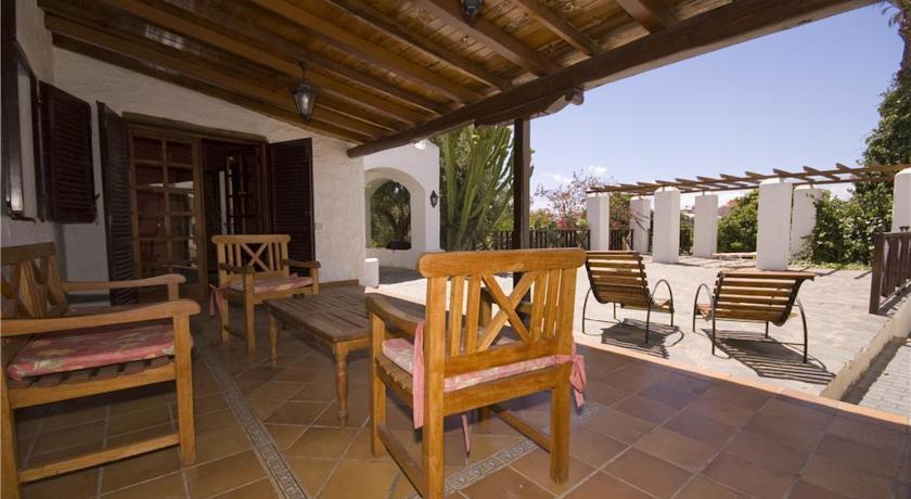 Апартаменты Holiday Home El Lomo