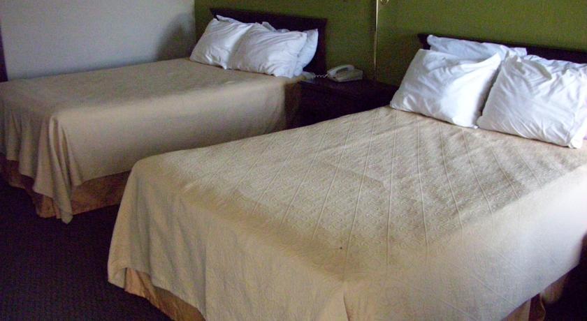 Отель Victorian Inns of Paris Texas