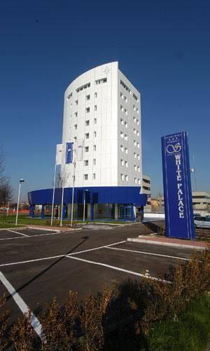 Отель White Palace Hotel & Residence
