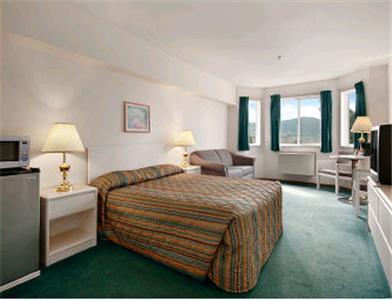 Отель Travelodge Merritt