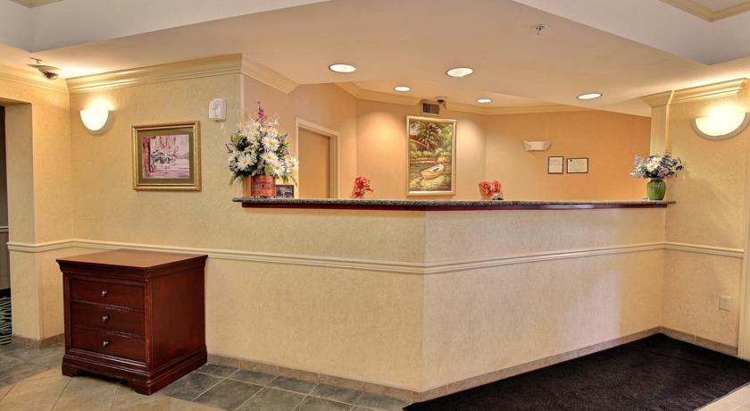 Отель Crestwood Suites - Newport News