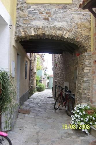 Апартаменты Mittelalterliches Ferienhaus in Ligurien