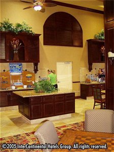 Отель Holiday Inn Express Hotel & Suites Bloomington