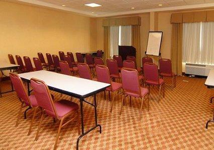 Отель Comfort Suites