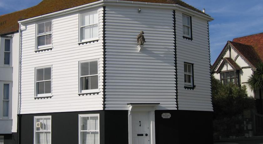 Мини-отель The Cavalier House B&B
